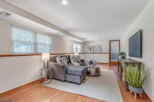 37 Stewart Ave, West Paterson NJ  07424-1843 exterior