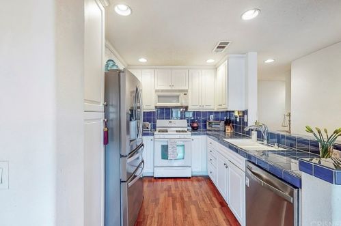 19343 Opal Ln, Santa Clarita, CA 91350-3242