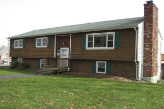 96 Narragansett Pkwy, Warwick RI  02888-1632 exterior