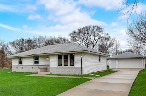 3816 Kimberly Ave, Milwaukee, WI 53221-4551