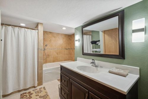 13565 Findlay Ave, Saint Paul MN 55124-8068 exterior