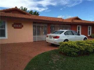 10447 23rd St, Miami, FL 33165-7913