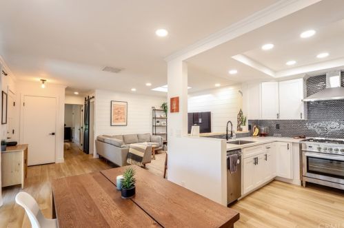 116 Orchard, Irvine CA  92618-4560 exterior