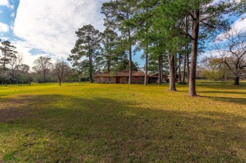 19858 Lakeshore Dr, Magnolia, TX 77355-6751