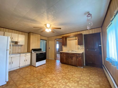 401 Campbell Ave, Connellsville PA  15425-4391 exterior