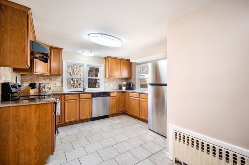 54 Mountain Rd, Wilbraham, MA 01095-1733