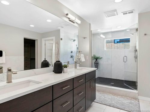 1140 Cook St, Denver CO 80205-5010 exterior