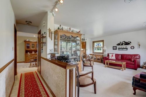 22194 Valley Rd, Waukesha WI  53186-5350 exterior