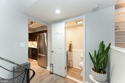 281 Chelsea Cir, Newtown Square PA  19073-2104 exterior