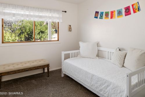 25 Spur Ct, Sedona AZ 86351-8970 exterior