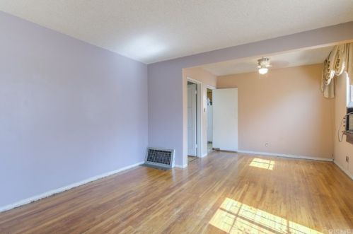 953 Myrrh St, Compton CA  90220-2910 exterior