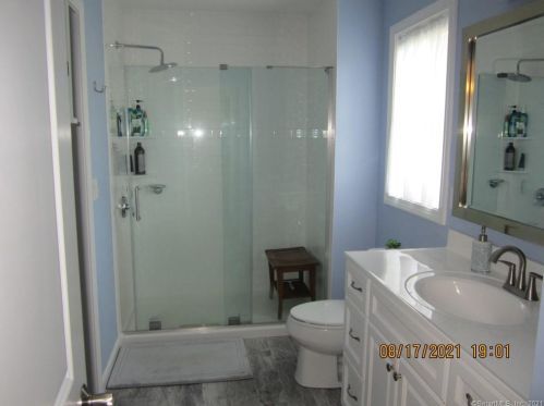 48 Jones Rd, Wallingford CT  06492-4325 exterior