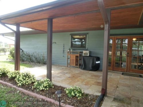 6075 1st St, Vero Beach FL  32968-9521 exterior