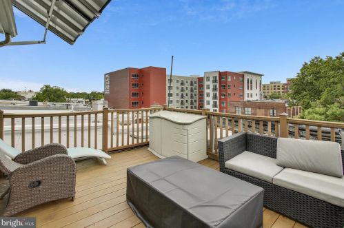 309 K St, Washington DC  20003-3452 exterior