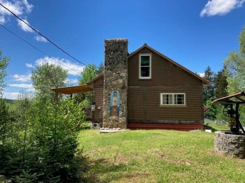 133 Cedar St, Columbia, NH 03576-3106