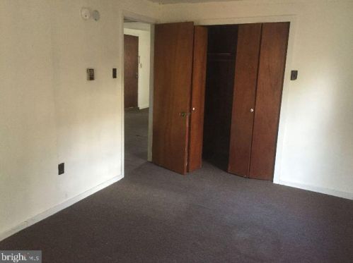 1086 Kings Hwy, Pilesgrove NJ 08098-2520 exterior