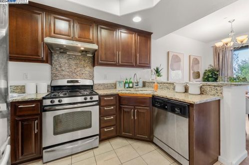 769 Modern Ice Dr, San Jose, CA 95112-4857