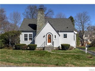 30 Flint St, Bridgeport, CT 06611-3026