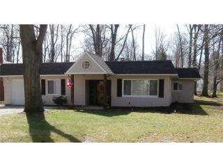 4 Keewaydin Dr, Willoughby, OH 44095-1918