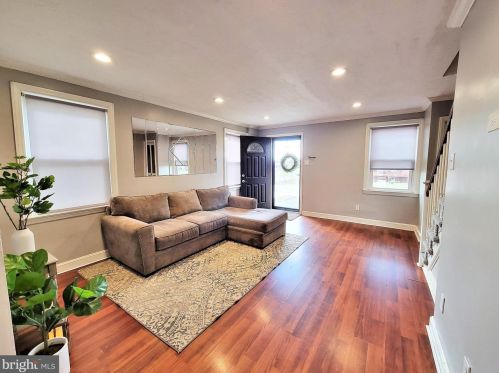 324 Amosland Rd, Holmes PA  19043-1203 exterior