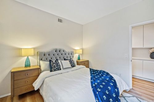 62 Magellan Aisle, Irvine CA exterior