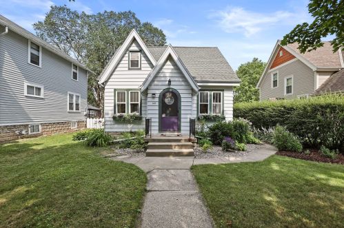 147 James St, Waukesha, WI 53186-5563