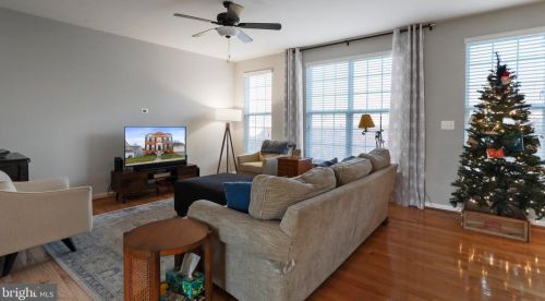 95 Butler St, Charles Town WV  25414-5566 exterior