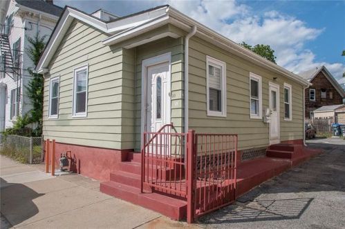 20 Barrows St, Providence, RI 02909-4608
