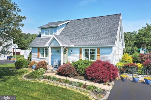 725 Riverview Dr, Etters, PA 17319-9459