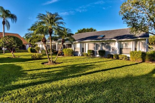 10754 Queen Anne Ln, Naples, FL 34109-1579