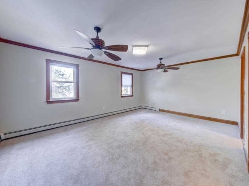 19 Hawthorn Ct, Fishkill NY  12524-2616 exterior