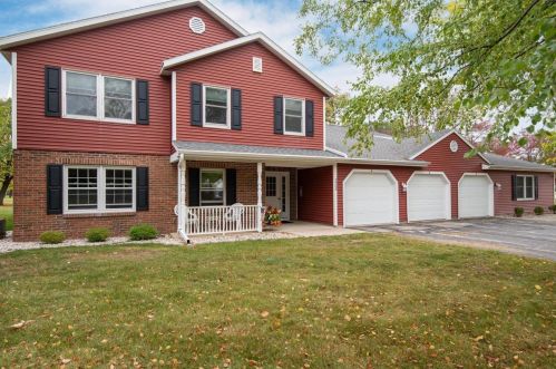 2500 Village Ln, Oshkosh WI  54904-8353 exterior