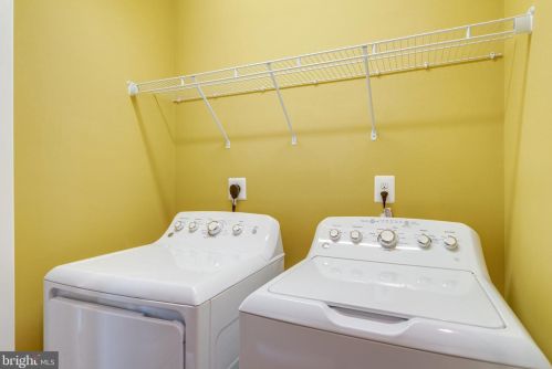 15399 Rosemont Manor Dr, Haymarket VA  20169-6271 exterior