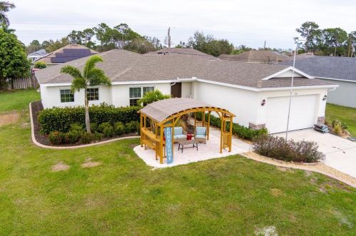 1251 Goodman Ave, Fort Pierce, FL 34953-1435