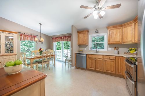 114 Lancaster Farm Rd, Salem NH  03079-4823 exterior