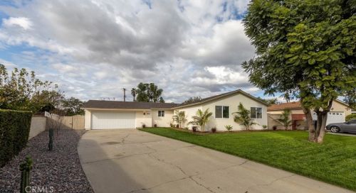 8935 Patrero St, Riverside CA  92503-2732 exterior