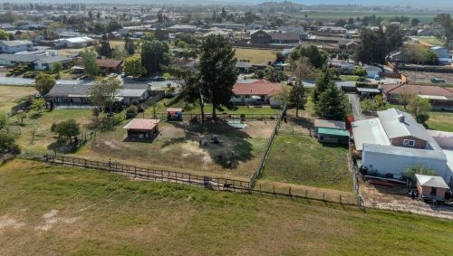 105 Daffodil Dr, Hollister CA  95023-3103 exterior