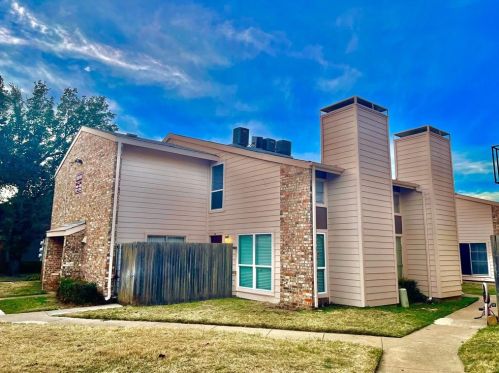 5516 Boca Raton Blvd, Fort Worth, TX 76112-1912