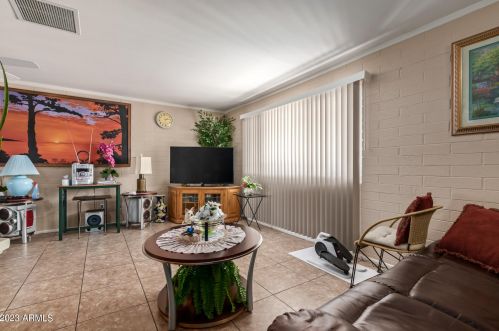10819 111 Ave, Sun City AZ  85351-4021 exterior