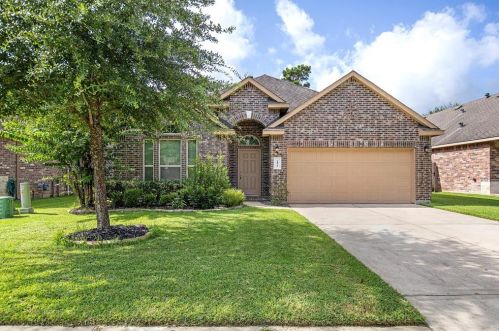2471 Garden Falls Dr, Conroe TX  77384-2122 exterior