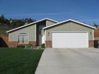 408 78th Ave, Yakima, WA 98908-4500