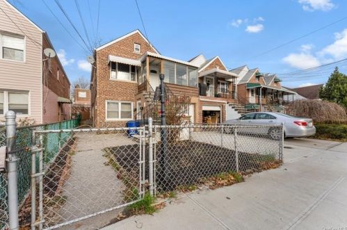 834 Quincy Ave, Bronx, NY 10465-2217