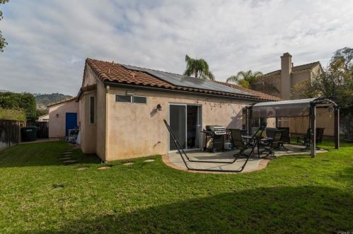 1325 Linsay Pl, Escondido CA  92026-3606 exterior