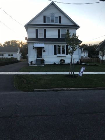 60 Vernon St, Shelby, NY 14105-1324