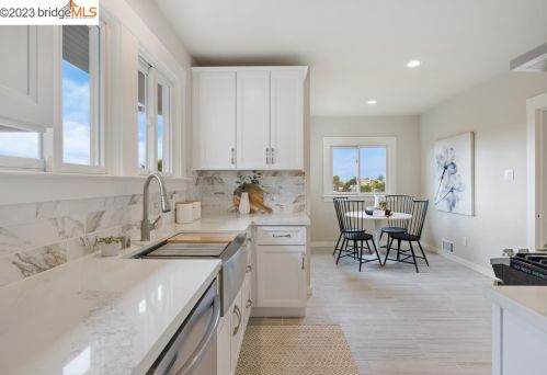 5117 Fairfax Ave, Oakland CA  94601-5410 exterior