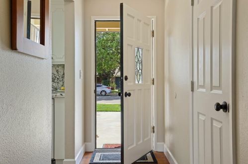 613 Mayflower St, Modesto CA  95356-1411 exterior