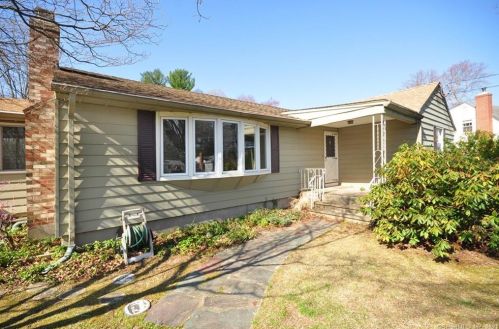 55 Foster Ln, Windsor, CT 06095-2014