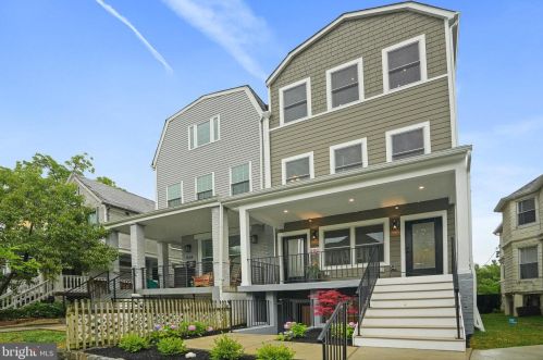 826 Varnum St, Washington, DC 20011-7232