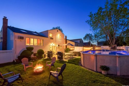 2767 Mandalay Beach Rd, North Wantagh, NY 11793-4617