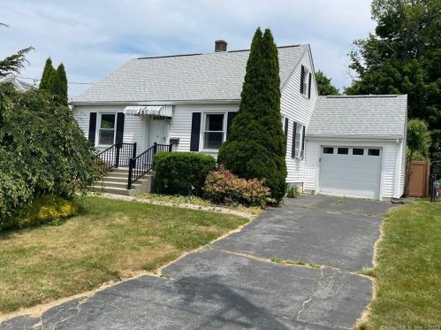 37 Soundview Rd, Groton, CT 06340-5835